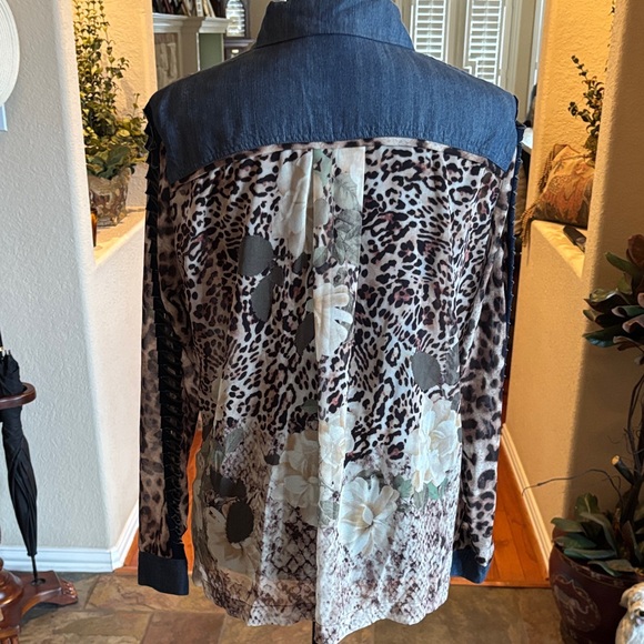 Colorful Patterned Button-Up Shirt - Picture 4 of 4